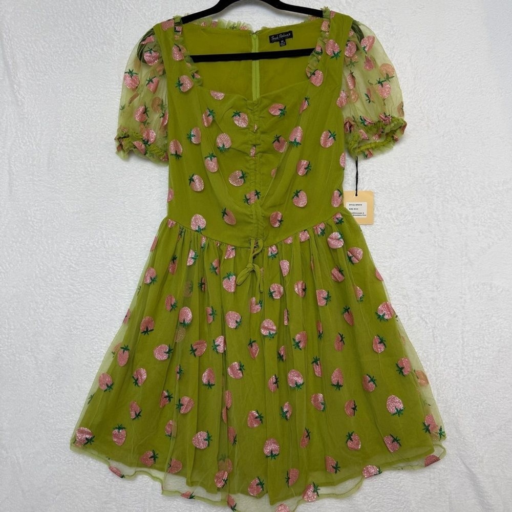 Unique Vintage Dress Medium 6-8 Green Avocado Strawberry Spring Tulle Flare NWT